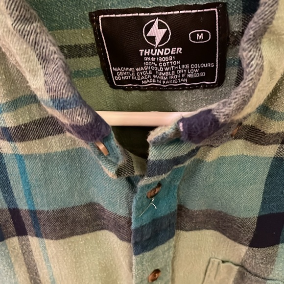 Long sleeve flannel plaid comfy blue/green shirt—unisex Medium - Picture 2 of 3